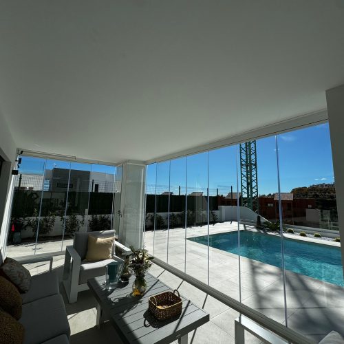 Cortinas de cristal instaladas en terraza en Málaga